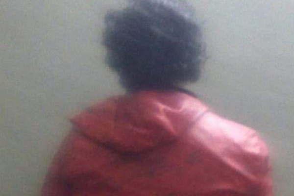 Supuesto estafador cae por abuso de una joven y le secuestran un arsenal de juguetes sexuales