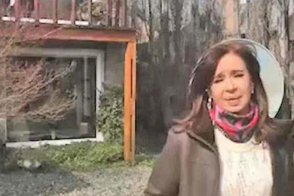 Video  Cristina Kirchner mostroacute su casa de El Calafate y denuncioacute que el juez Bonadio rompioacute todo