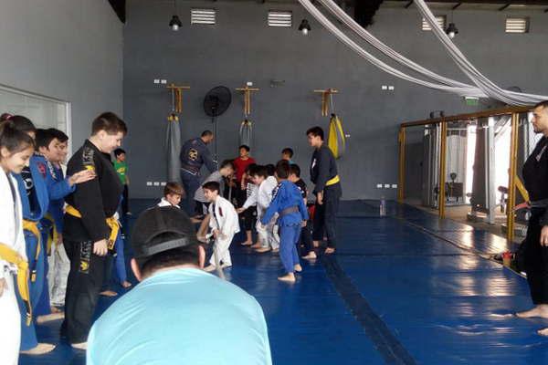 Termenses formaron parte de un importante seminario de Jiu Jitsu