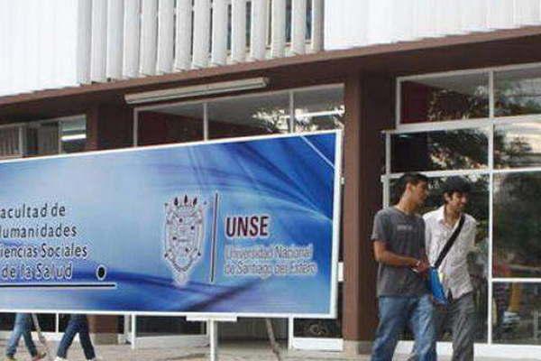 Dictaraacuten seminario en la Facultad  de Humanidades