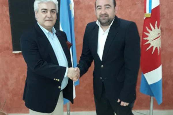 El intendente Mirolo recibioacute la visita del coacutensul de Chile