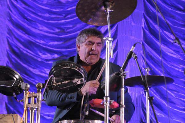 Heacutector Kairuz- Hacemos historia en la Argentina