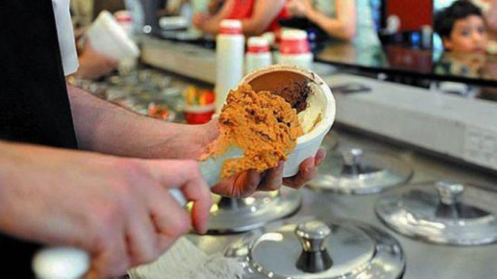 Famosa heladeriacutea fue viacutectima de una falsa noticia que se hizo viral