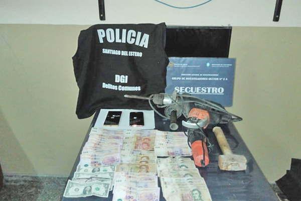 Los saltentildeos que robaron 500000 pesos y 1500 doacutelares a comercio eran de una banda 
