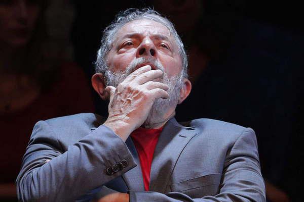 Lula atacoacute al compantildeero de foacutermula de Bolsonaro 