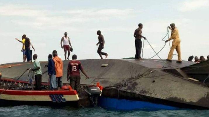 Al menos 40 muertos tras el naufragio de un ferry en Tanzania