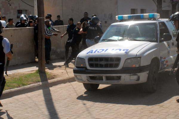 Lo apresan por golpear a su hijo y le salta intento de suicidio de su mujer