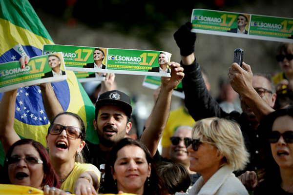 Sondeo confirma polarizacioacuten en Brasil entre Bolsonaro y el sucesor de Lula