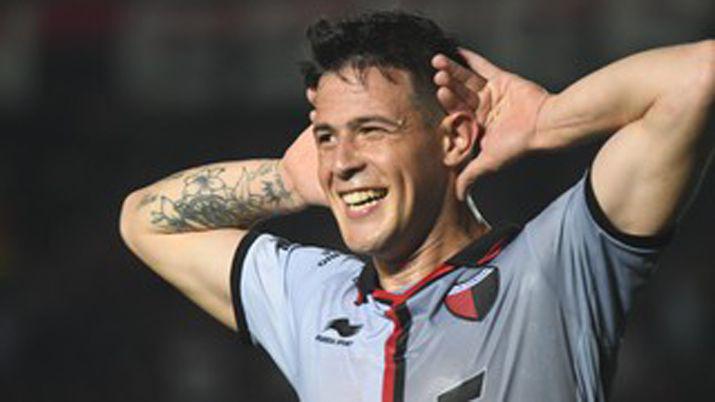 VIDEO  Coloacuten goleoacute al Tomba y logroacute su primer triunfo