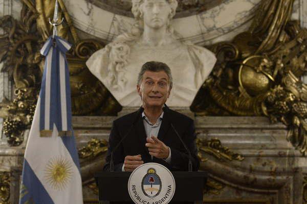 Macri llamoacute a poner el hombro y afirmoacute que la Argentina estaacute saliendo de estas tormentas