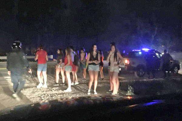 Descontrol- alcohol y batalla campal entre joacutevenes en numerosas fiestas clandestinas