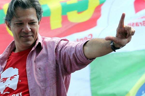 El sucesor de Lula da Silva despega en las encuestas para las presidenciales 