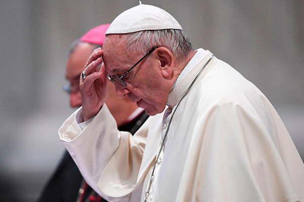 El Papa aceptoacute la renuncia de otros dos obispos chilenos