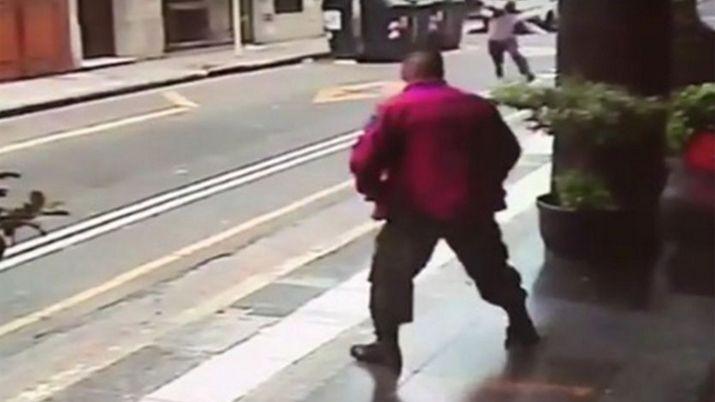 Los agresores lanzaron bombas incendiarias contra la mutual de Gendarmería