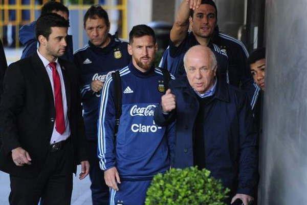 Scaloni avisoacute que Messi no participaraacute de la gira 