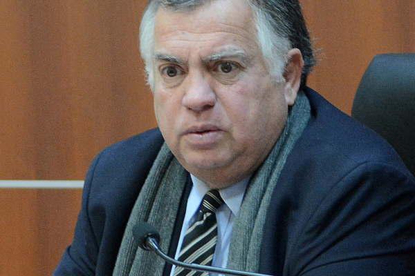 Acusan a un hombre de 76 antildeos de abuso sexual a una nintildea en su casa 