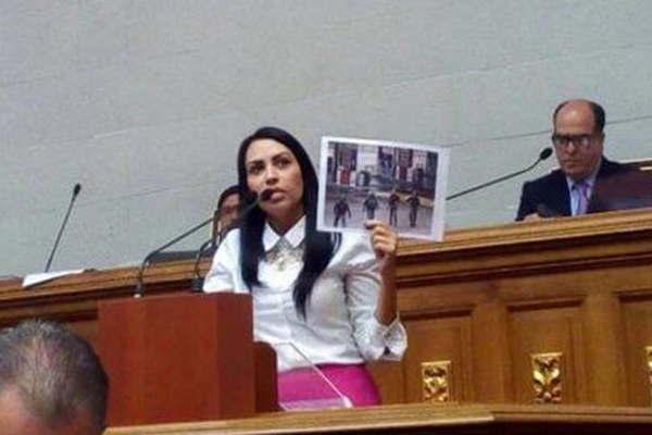 La oposicioacuten venezolana organiza una huelga general contra Maduro 