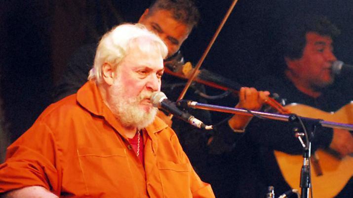 El hijo de Alfredo Aacutebalos desmintioacute que sus cenizas fueran a ser esparcidas en el Riacuteo Dulce