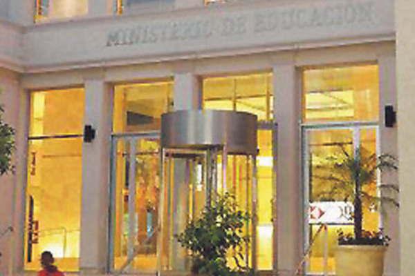 Convocan a inscripciones para la cobertura de cargos