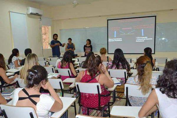 La Facultad de Humanidades iniciaraacute el proacuteximo viernes el ciclo Intercambios en Trabajo Social