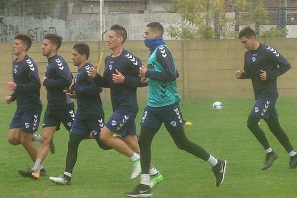 Quilmes tendraacute tres cambios para visitar a Platense