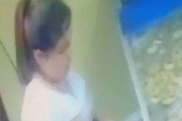 Las caacutemaras filmaron a empleada mientras le hurtaba dinero de la caja