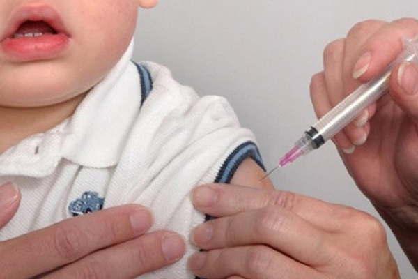 Desde el lunes se vacunaraacute contra el sarampioacuten y la rubeacuteola