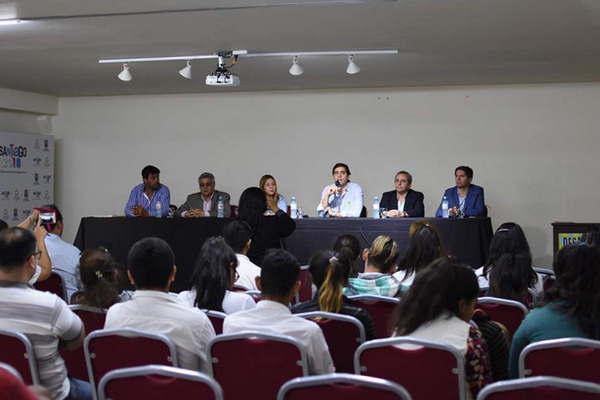 Charla sobre conciencia ambiental