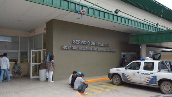 Antildeatuya- cruzoacute en rojo chocoacute a un policiacutea y luego huyoacute