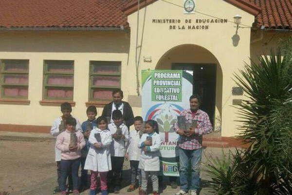 Plantando Futuro visitoacute la escuela 419 San Vicente