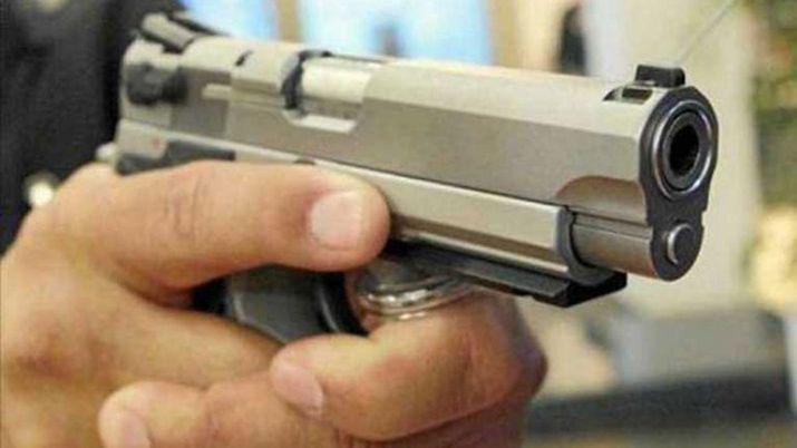 Dos sujetos atacaron a tiros a una vivienda en Antildeatuya