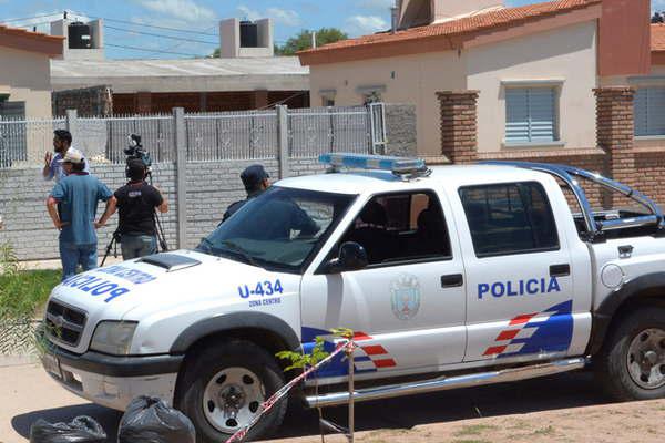 Se peleoacute con su novia se atrincheroacute con su hijo y amenazoacute con matarlo y suicidarse