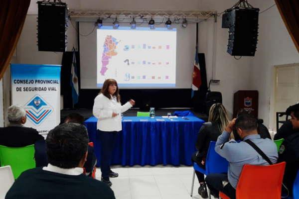 Dictan Curso para Agentes de Control y Fiscalizacioacuten de Traacutensito en la ciudad termal