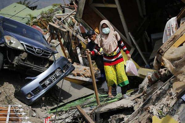 Unas 2000000 personas quedaron al desamparo por el terremoto y posterior tsunami en Indonesia