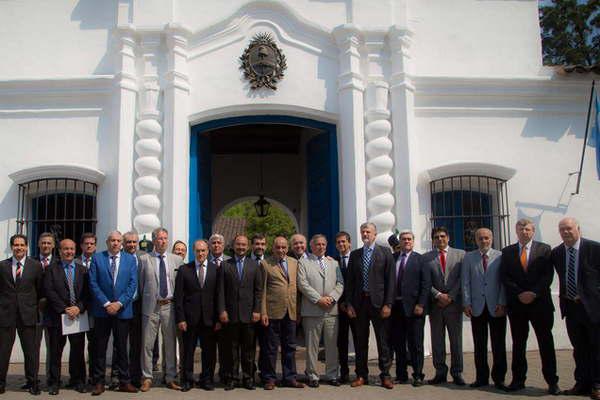 El fiscal general De la Ruacutea participoacute en Tucumaacuten de  asambleas ordinarias junto a pares de todo el paiacutes 