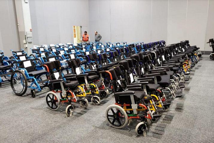 Las 250 sillas de rueda y de elementos ortopédicos fueron entregadas durante un acto que se hizo en el Fórum