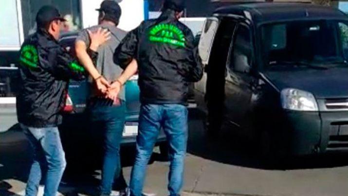 Un proacutefugo arregloacute una cita a ciegas por Facebook y terminoacute preso