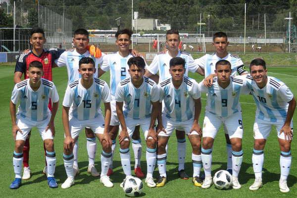 Zeballos fue titular en Argentina