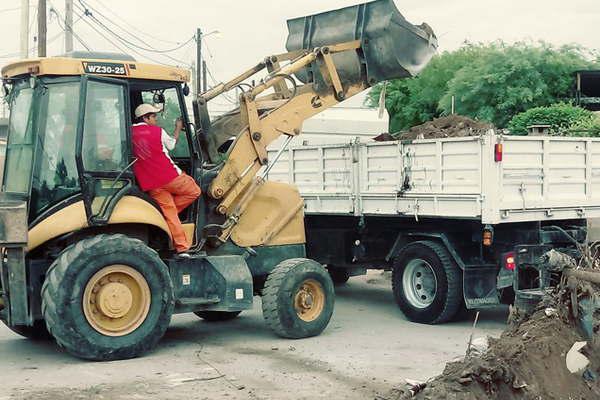 Nuevo operativo de limpieza se concretoacute en el barrio Juan Diacuteaz de Soliacutes 