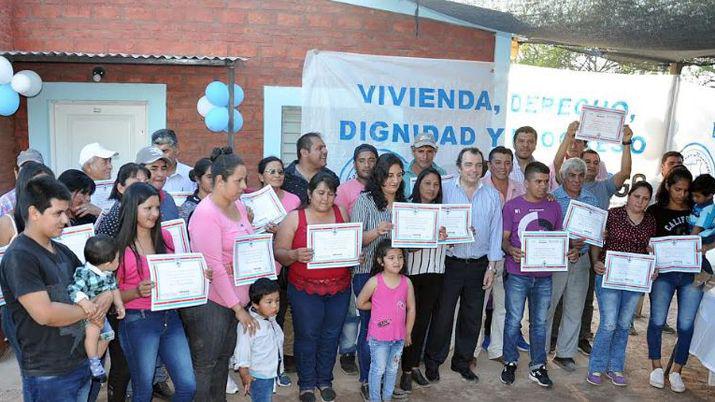 Familias del departamento Figueroa beneficiadas con viviendas sociales