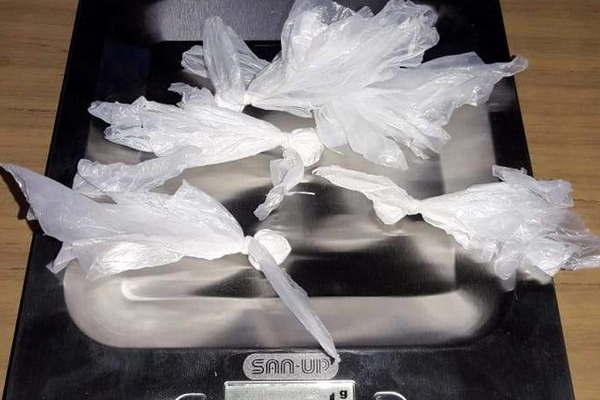 Comproacute cocaiacutena en La Banda huyoacute de un operativo y cayoacute en el Carretero