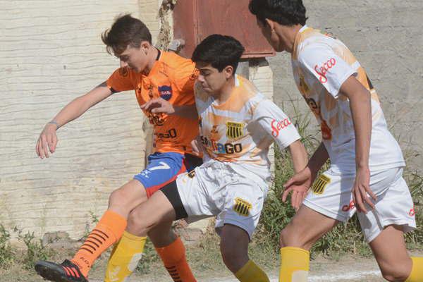 Mitre se impuso en el primer partido