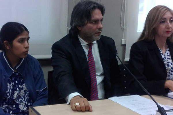 Condenan a nintildea-madre tras fracturarle los brazos a la hija internada en el Cepsi por abuso sexual