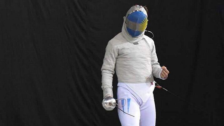 Un joven argentino el primero en competir en esgrima