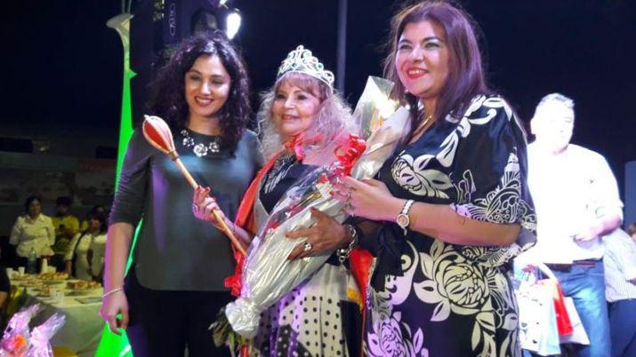Teresa Escañuela de Boglione en representación de la Academia El Fogón fue elegida Reina 2018 de la Tercera Edad