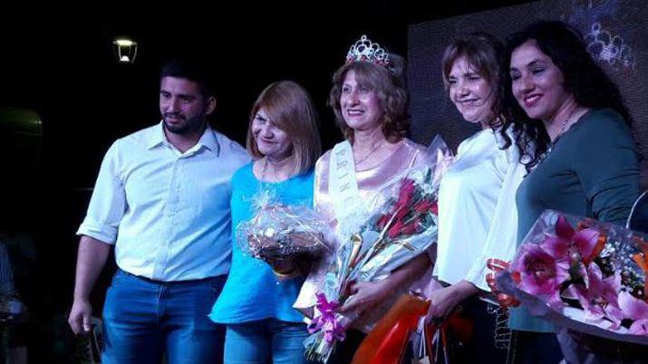 Primera Princesa Blanca Carabajal en representación del Grupo Volver a vivir