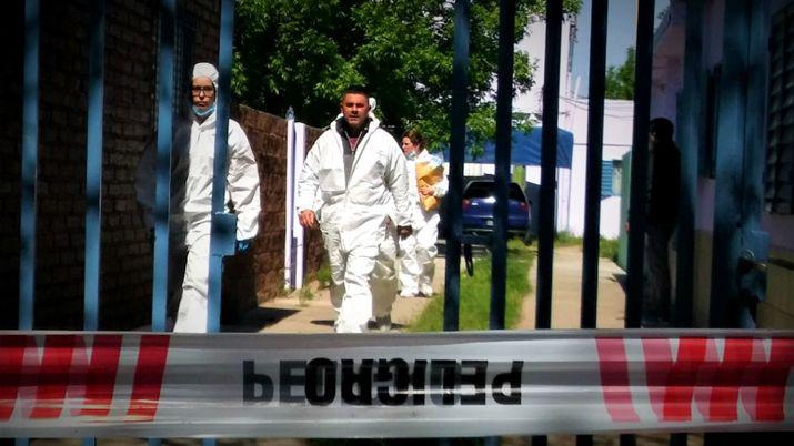 Tres policiacuteas se mataron a tiros tras discutir por el volumen de la muacutesica