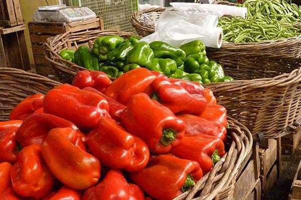 El consumidor paga 514 veces maacutes de lo que percibe el productor