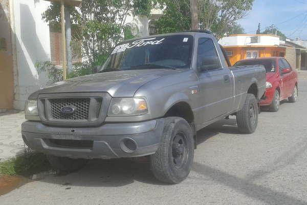 Ebrios huyen de la policiacutea en una camioneta y a contramano por el centro