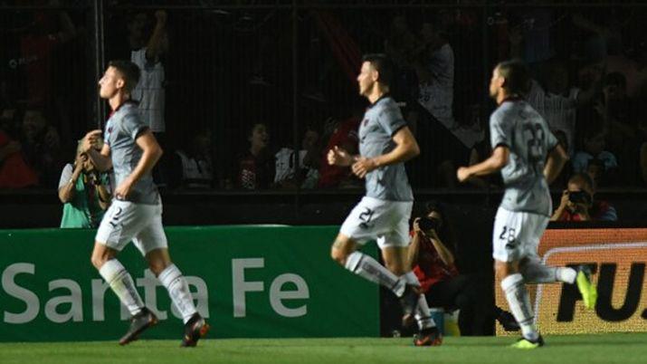 Coloacuten se quedoacute con el triunfo ante un paacutelido Newells Old Boys